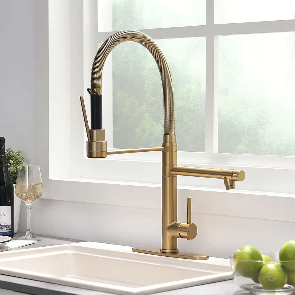 360° Swivel Spout + Single-Handle Control